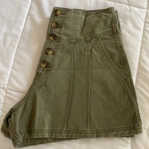 NWT 🌸FOREVER 21🌸 Women’s Pleated shorts Sz Large